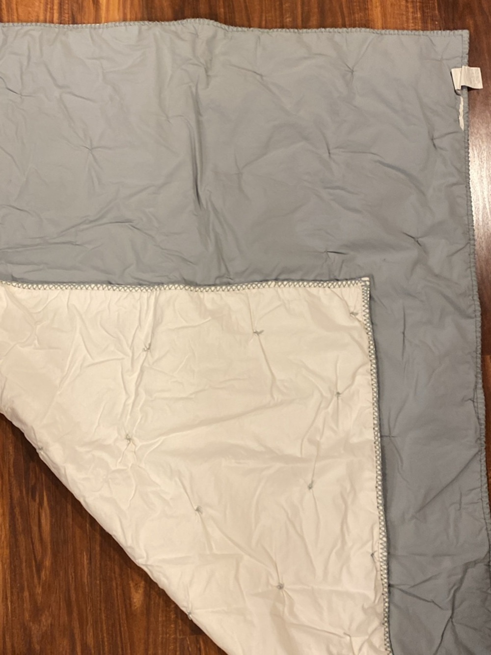 Crate & Kids Blue and White Crib Quilt -  Mini tuft
